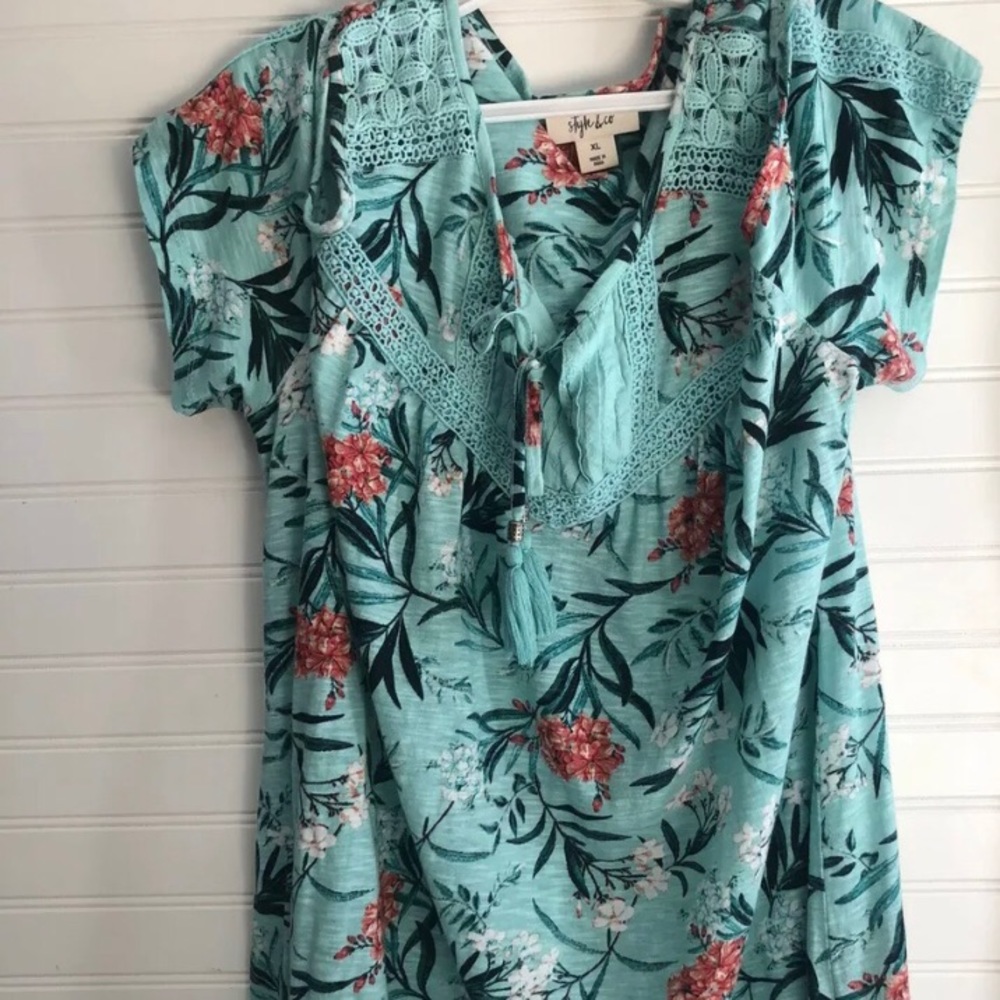 Short sleeve flowers shirt